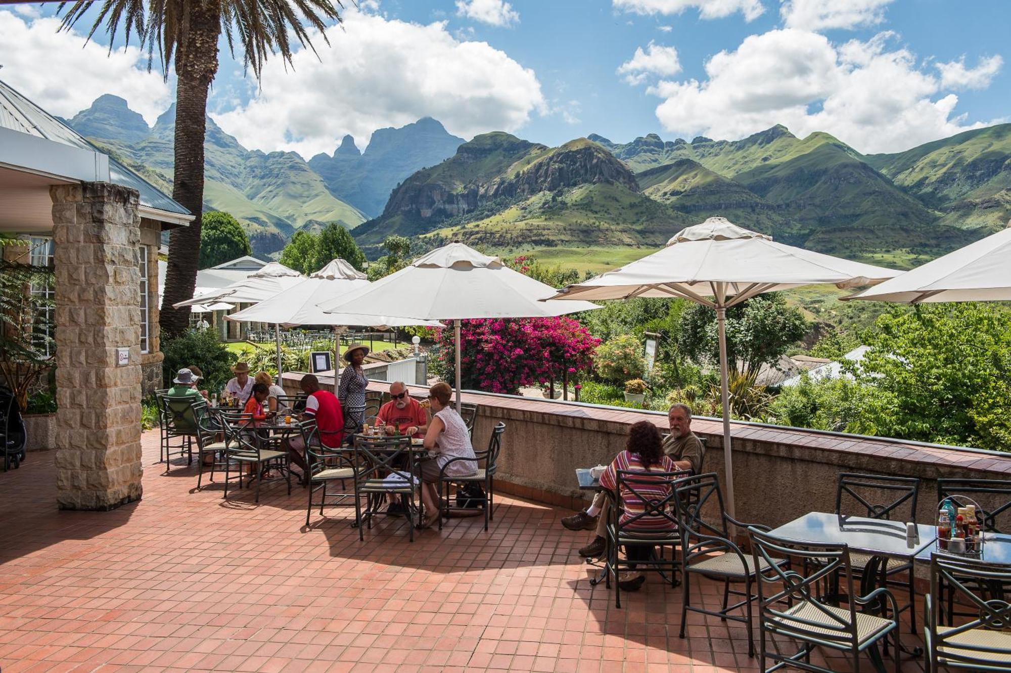 Cathedral Peak Hotel Winterton Exterior photo